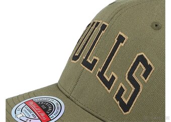 Kšiltovka Mitchell & Ness Bulls - 6