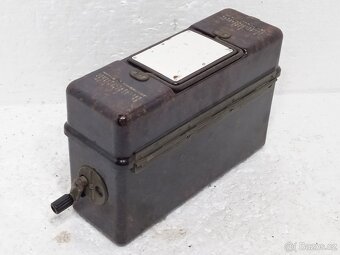Tesla TP25 - Vojenský bakelitový telefon s induktorem - ČSSR - 6