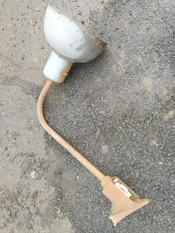 Stará smaltovaná pouliční lampa - 6