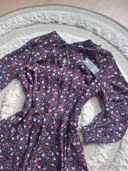 Květinové šaty Guess - 6