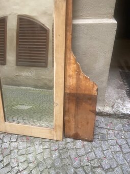 Historické zrcadlo s fazetou v dřevěném rámu - 6