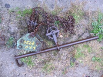 stará činka 25kg, zvedák ,kladka, spínač - 6