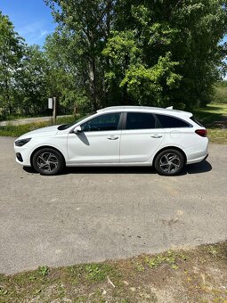 Hyundai i30 combi 1.5 DPi NOVÝ - 6