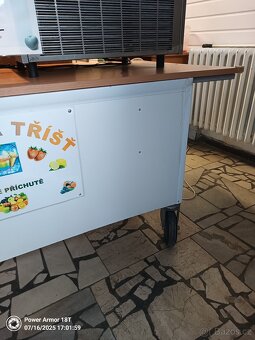Výrobníky ledové tříště + stůl na kolečkách - 6