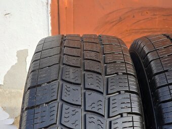 Celoroční Vredestein 215/70/15C + disky - 6