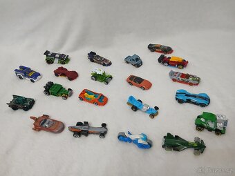 Hot wheels 7x20 autíček - rozbalené, nehrané Cena je za 20ks - 6