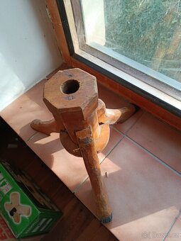 Dřevěný stojánek na vánoční stromek - 6