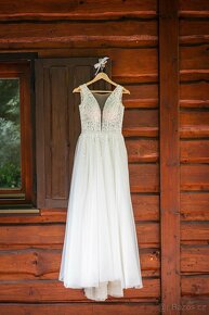 Svatební šaty s krajkou - 6