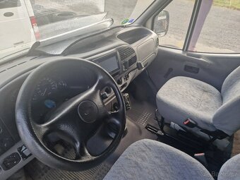 Ford Transit 2.5 td 74 kw - 6 míst. - klimatizace - tažné - - 6