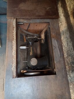 Prodám šicí stroj Minerva - 6