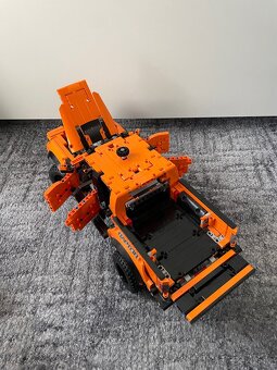 LEGO Ford F-150 Raptor 42126 - 6