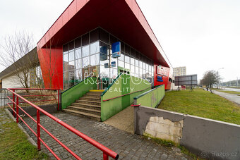 Pronájem obchodního prostoru (126m2) na ulici Výškovická, v - 6