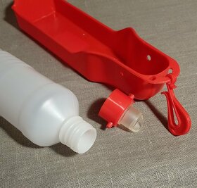 Cestovní láhev s miskou pro psa 0,5 litru červená - 6