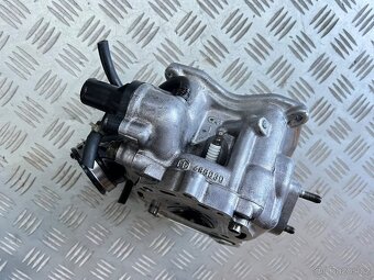 Hlava motoru Piaggio 180 - 6