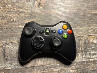 XBOX 360 256gb + Kinect + 2x ovladač + 15 her - 6