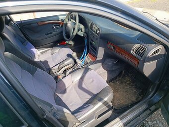 Volvo V40 combi 1.8i 90kW - 6