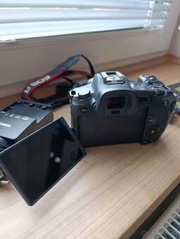 Canon Eos R - 6