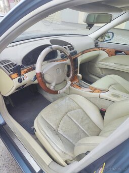 Mercedes 211 - 6