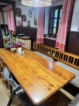 Selský jídelní set – masivní stůl, velká rohová lavice + 3 ž - 6