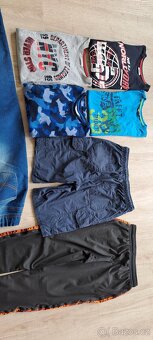 Balík kluk 152-158 džíny,kalhoty sport,kraťasy,trička,7 ks - 6
