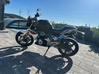Málo jetá motorka v top stavu BMW G310r - 6