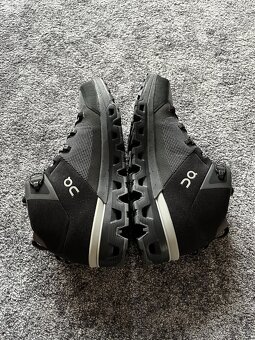 On Running, model Cloudtrax, velikost 38,5 - 6