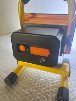 LED pracovní reflektor – přenosný - 6