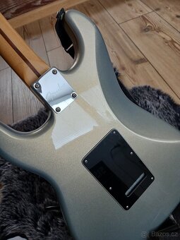 Fender Stratocaster HSH - 6