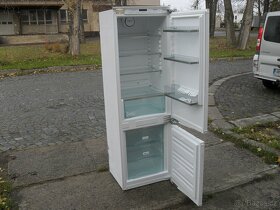 VESTAVNÁ KOMBINOVANÁ LEDNIČKA MIELE-283L,STÁŘÍ ROK,NOFROST - 6