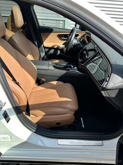 Mercedes E-220d 4-Matic AMG + Exclusive stav nového 4D - 6