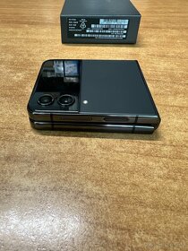 Samsung Galaxy Z Flip 4 256 GB - 6