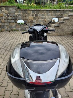 Honda SH 300i - 6