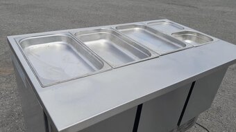 Chladící stůl - saladeta ( otevřená ) na 4x GN, 3x dveře - 6