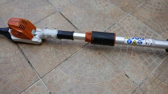 Akumulátorové zahradní nůžky s teleskopickou tyčí STIHL HLA - 6
