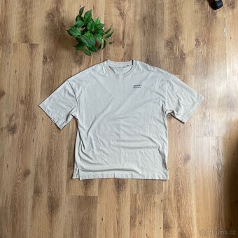 Béžové bershka oversize tričko velikosti L - 6