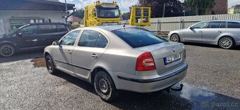 Octavia 2 2007 1.6 benzín. - 6