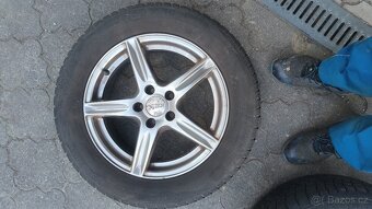 Prodám zimní pneu s litými koly - 6