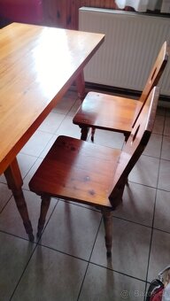 Retro souprava dřevěných židlí a jídelní stůl - 6