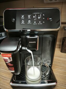 Plně automatický kávovar Philips LatteGo - 6