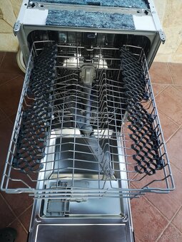 Vestavná myčka Beko 45cm - 6