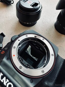 Sony SLT-A57 s objektivy SAL50F14 a SAL1118 + příslušenství - 6