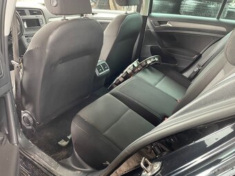 Prodám VW Golf 7 bouraný, 1,2 benzín 63kW, v celku - 6