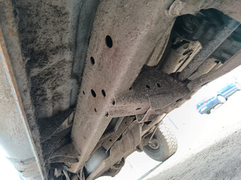 FORD RANGER 2,5 4X4 80 KW - 6