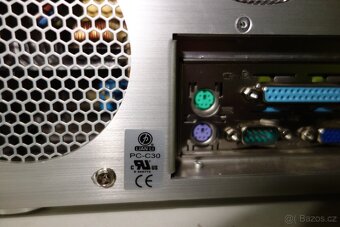 Hlinikova HTPC skrin LIAN LI PC-C30 - 6