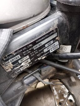 Suzuki GSX 750 F GR78A - 6