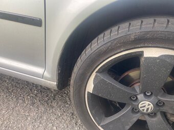 VW Golf 1.6 16V - 6