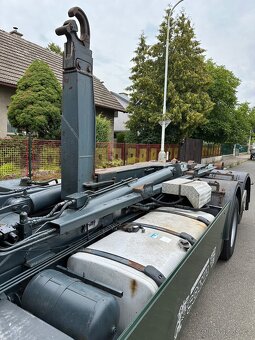 SCANIA R470 nosič kontejneru. 6X2. - 6