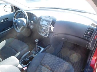 Hyundai i30 1.4i 16V Comfort, 80 kW, Aut. Klima - 6