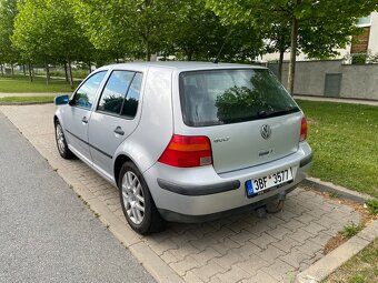Volkswagen Golf 4 1,4 l 55 kW - 6