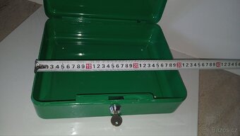 Přenosná pokladna s klíčem - trezorek dle fotek - 6